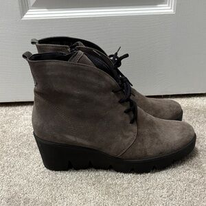 Stylish Women's Taupe Ankle Booties